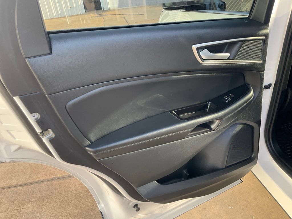 Used 2018 Ford Edge SEL w/ Equipment Group 201A FWD image 22