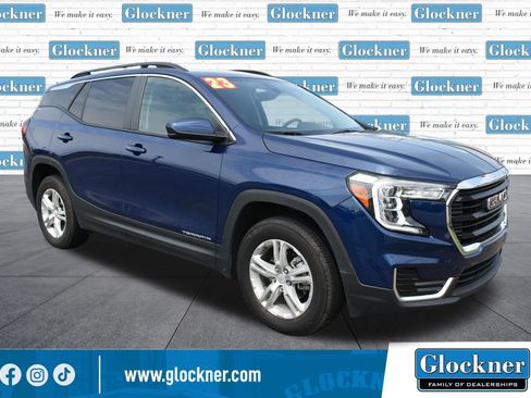 Used 2023 GMC Terrain SLE w/ Driver Convenience Package AWD/4WD image 3
