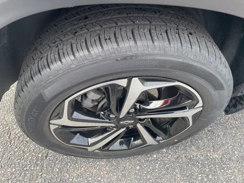 Used 2022 Chevrolet TrailBlazer RS w/ Sun and Liftgate Package FWD image 12