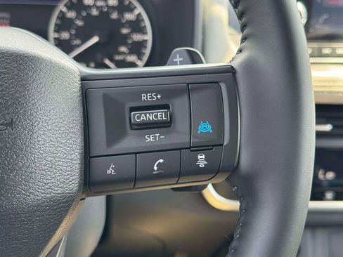 Certified 2025 Nissan Rogue SV image 23