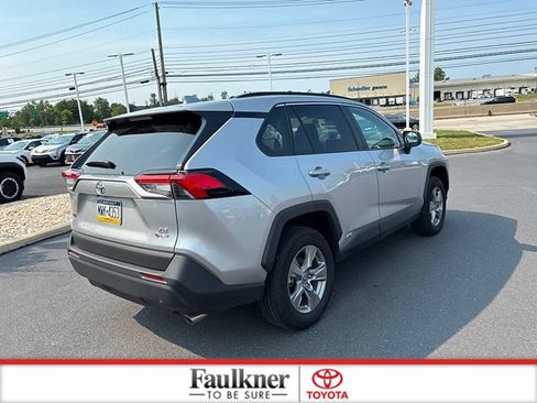 Used 2025 Toyota RAV4 LE AWD/4WD image 8