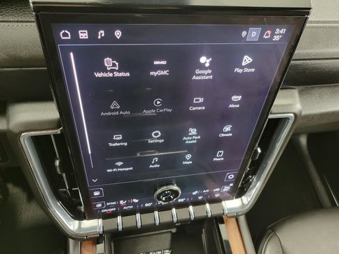 Used 2025 GMC Yukon XL Denali image 8