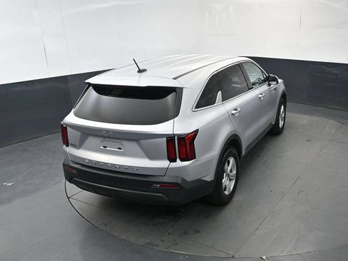Certified 2022 Kia Sorento LX FWD image 32