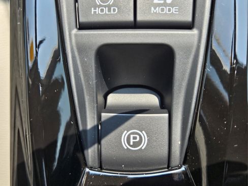 Used 2025 Toyota Camry LE image 27