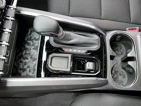 New 2026 GMC Canyon Elevation w/ Convenience Package image 8