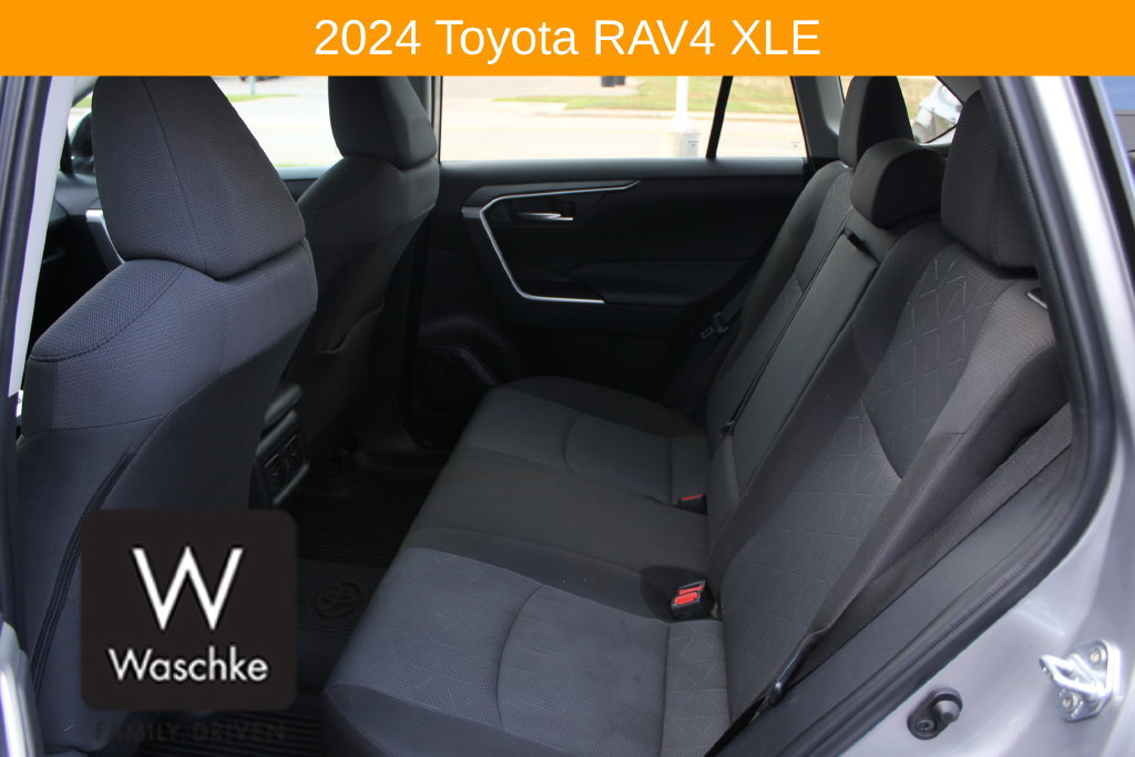 Used 2024 Toyota RAV4 XLE AWD/4WD image 16