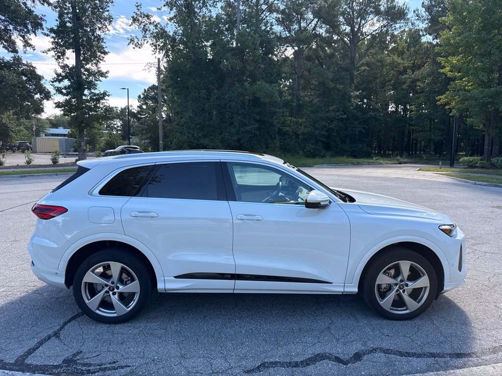 Used 2025 Audi Q5 Premium Plus AWD/4WD image 6