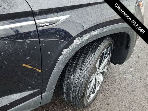 Used 2024 Volkswagen Taos SE image 15