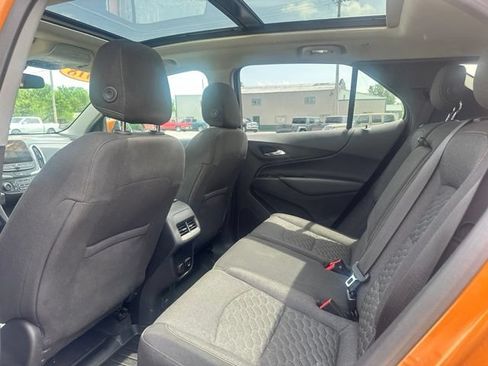 Used 2018 Chevrolet Equinox LT w/ Sun & Infotainment Package FWD image 16