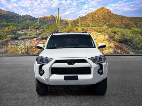 Used 2024 Toyota 4Runner SR5 Premium w/ Moonroof Package AWD/4WD image 5