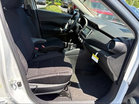 New 2025 Nissan Kicks Play S image 16