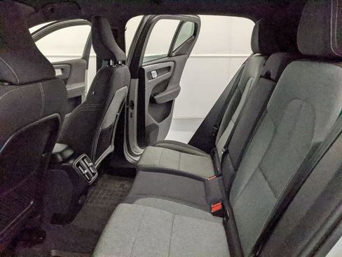 Used 2024 Volvo XC40 B5 Core AWD/4WD image 16