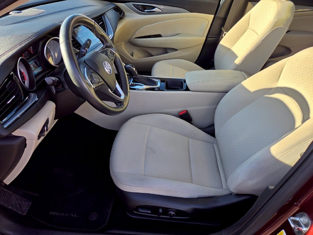 Used 2018 Buick Regal Preferred w/ Sights and Sounds Package FWD image 13
