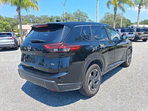 Used 2024 Nissan Rogue SV FWD image 5