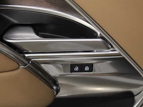 Used 2025 Land Rover Range Rover SE image 15