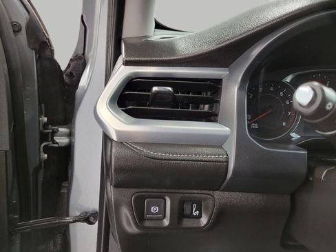 Used 2023 GMC Acadia SLE w/ Driver Convenience Package image 11