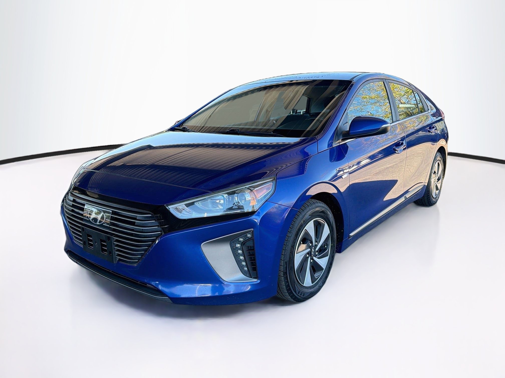 Used 2019 Hyundai Ioniq SEL FWD image 3