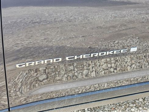 New 2026 Jeep Grand Cherokee Laredo image 8