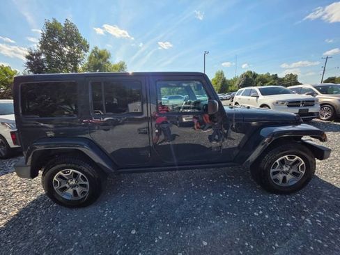 Used 2016 Jeep Wrangler Unlimited Rubicon w/ Connectivity Group AWD/4WD image 4
