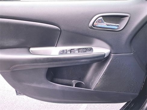 Used 2019 Dodge Journey SE w/ Connectivity Group image 21
