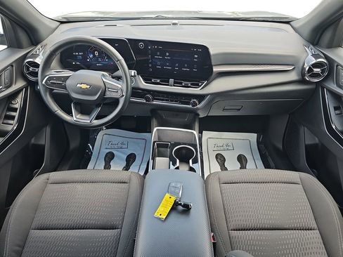 Used 2025 Chevrolet Equinox LT FWD image 13