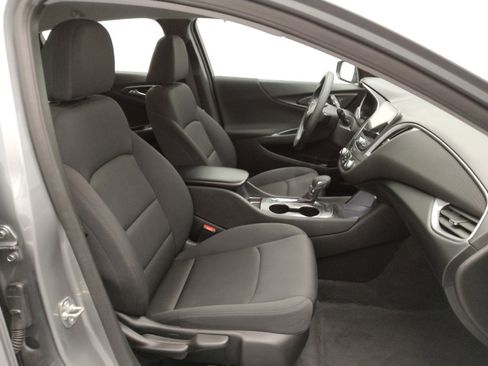 Used 2025 Chevrolet Malibu LS FWD image 21
