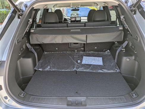 New 2025 Mitsubishi Outlander SE image 12