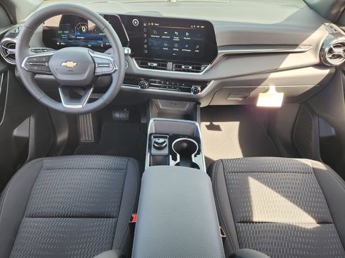 New 2026 Chevrolet Equinox LT w/ Safety and Technology Package FWD image 18