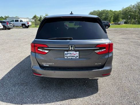 Used 2023 Honda Odyssey Elite image 4