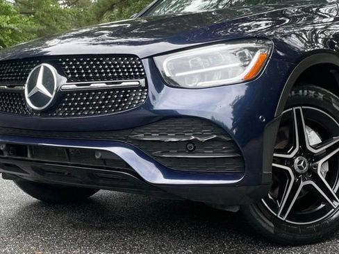 Used 2021 Mercedes-Benz GLC 300 4MATIC image 3