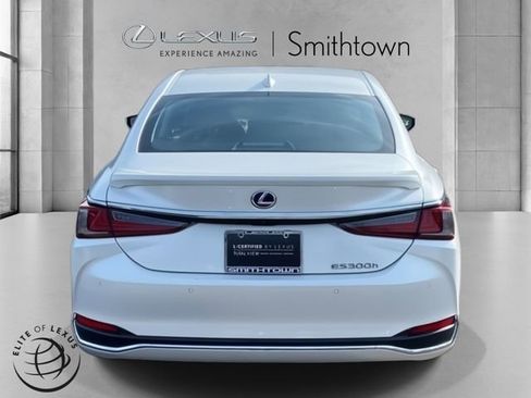 Certified 2020 Lexus ES 300h w/ Accessory Package image 6