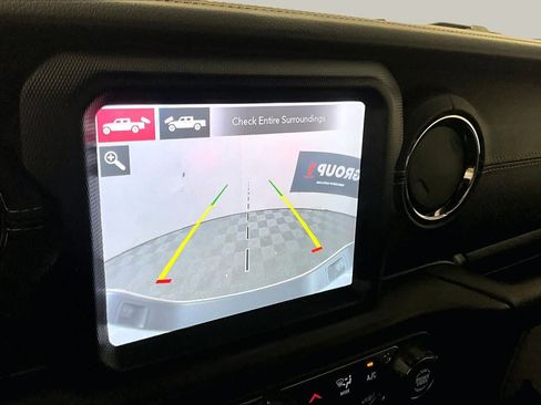 Used 2022 Jeep Gladiator Overland AWD/4WD image 25