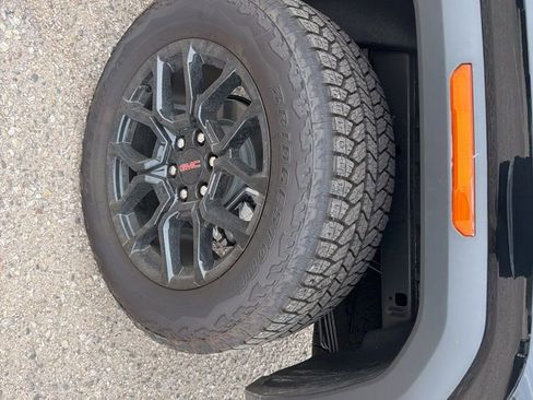 New 2025 GMC Canyon Elevation w/ Convenience Package image 9