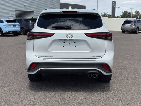 Used 2023 Toyota Highlander XSE AWD/4WD image 7