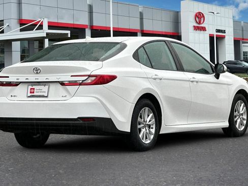 Used 2025 Toyota Camry LE image 4