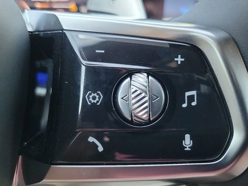 New 2026 BMW 750e xDrive w/ Premium Package AWD/4WD image 26