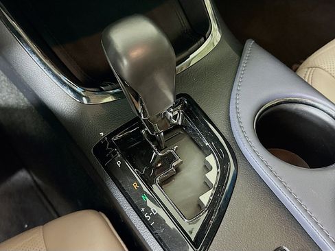 Used 2014 Toyota Avalon Limited FWD image 25