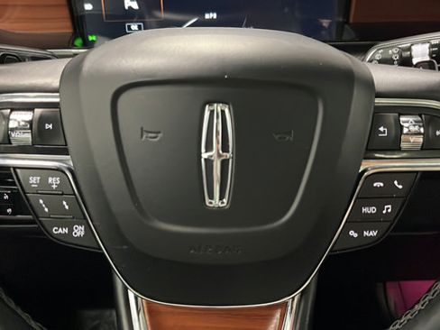 Used 2020 Lincoln Navigator L Reserve w/ Equipment Group 208A Reserve AWD/4WD image 16