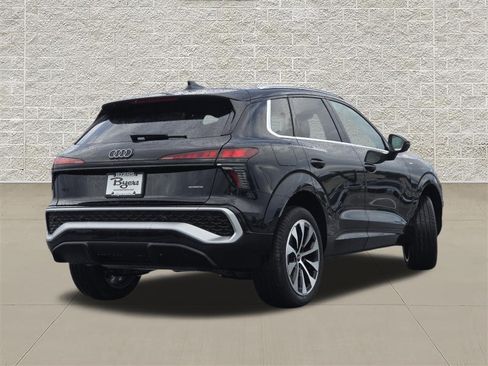 New 2026 Audi Q3 quattro 2.0T AWD/4WD image 6
