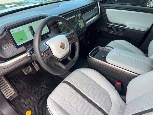 Used 2023 Rivian R1S Adventure AWD/4WD image 20