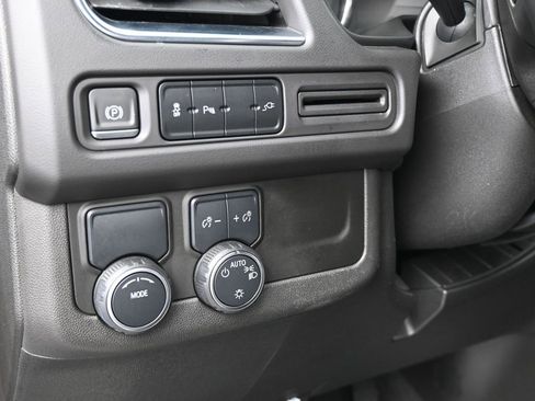 Used 2021 Chevrolet Suburban LT image 15