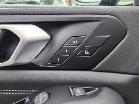 New 2026 BMW X5 xDrive40i w/ Executive Package image 17