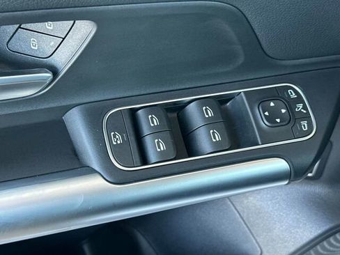 Used 2025 Mercedes-Benz GLA 250 4MATIC image 14