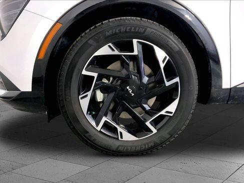 Certified 2024 Kia Sportage SX image 9