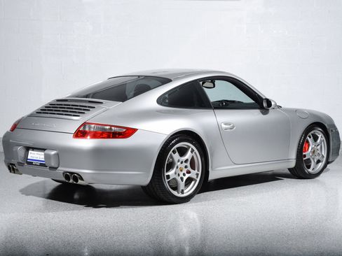 Used 2007 Porsche 911 Carrera S RWD image 3