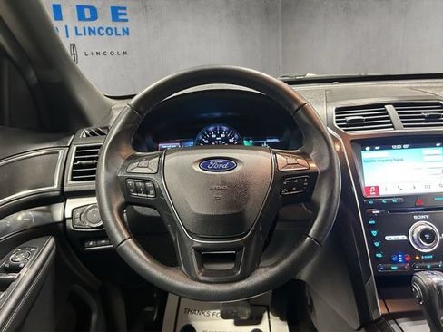 Used 2018 Ford Explorer Limited w/ Equipment Group 301A AWD/4WD image 14