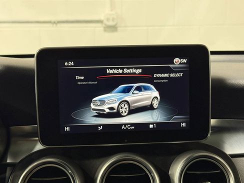 Used 2018 Mercedes-Benz GLC 300 4MATIC image 35