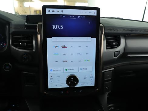 Used 2025 Ford F150 Lightning Lariat image 21