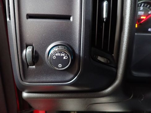 Used 2018 Chevrolet Silverado 1500 Custom w/ Custom Convenience Package RWD image 25