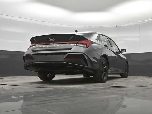 New 2026 Hyundai Elantra SEL Sport FWD image 36